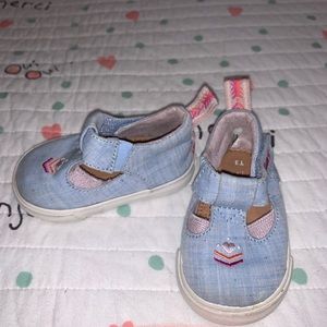 Toms sneakers